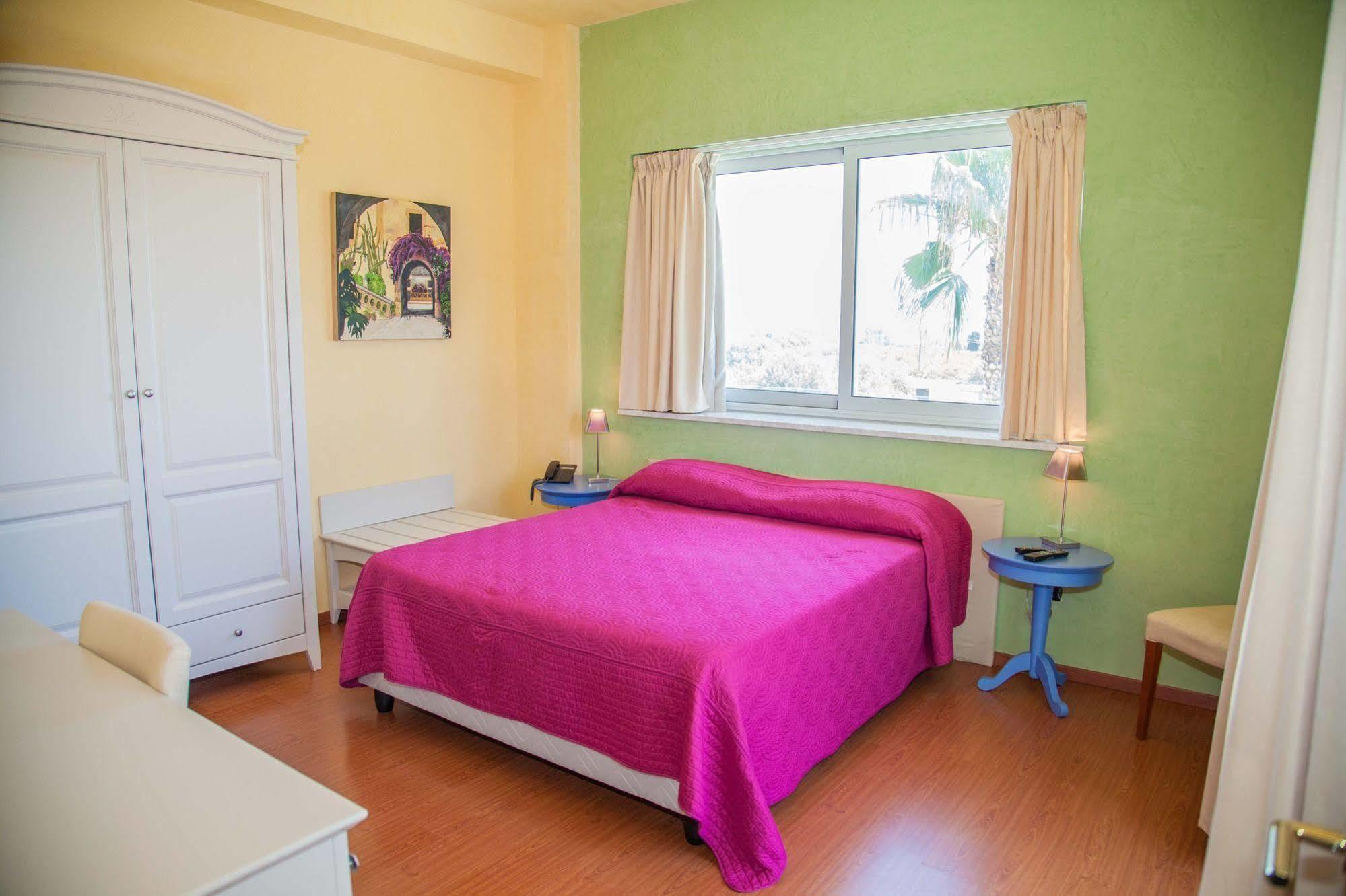 Hotel Pacla Avola Bagian luar foto
