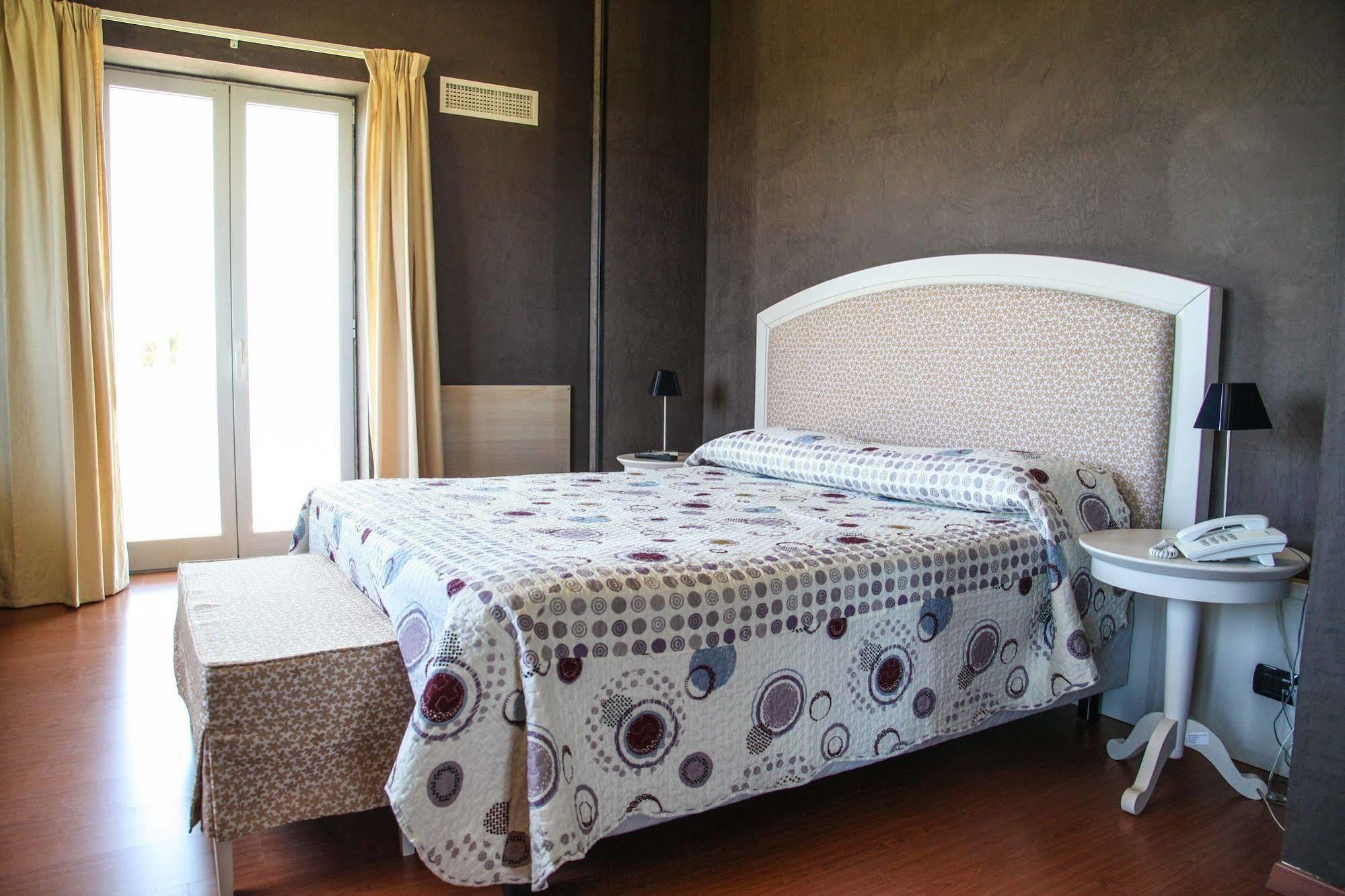 Hotel Pacla Avola Bagian luar foto